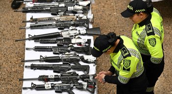 La Policía decomisó 33 fusiles a disidentes de Farc./Foto: AFP