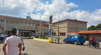 Habitantes de San Antonio y Ureña esperan que los puentes internacionales no vuelvan a cerrarse. Foro Anggy Polanco / La Opinión 