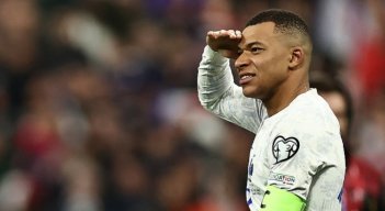 Kylian Mbappé marcó un doblete en la victoria de su selección ante Países Bajos.