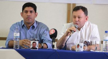 Emerson Meneses buscó ahora a los congresistas para plantearles la necesidad de una consulta interna./Foto archivo