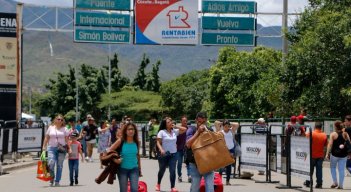 Cobrarán impuesto para el paso por los puentes internacionales