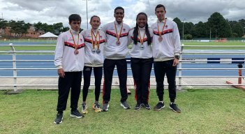 De izquierda a derecha Johan Contreras( Pamplona) Yajaira Rubio (Arboledas), Hugo Thyme, Valery Franco Quiñones (Cúcuta), y Santiago Vergel (Ocaña).