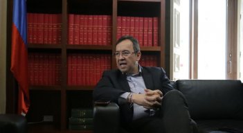 Alfonso Prada, ministro del Interior, ha tenido que sortear la crisis desatada por la reforma a la salud./Foto Colprensa