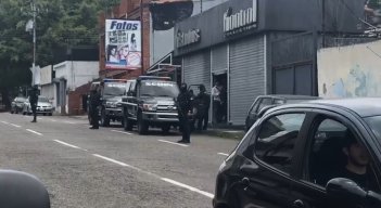 Local de ropa fue allanado el pasado viernes en San Cristóbal. Foto cortesía / La  Opinión 
