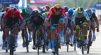 El ciclista italiano Jonathan Milan (Bahrain), protagonista de la segunda etapa. 