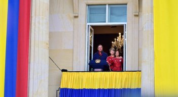La primera vez que Petro salió al balcón del Palacio Presidencial fue el pasado 14 de febrero. / Foto archivo