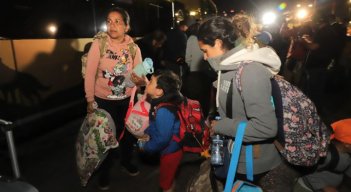 Un avión con 115 migrantes venezolanos partió ayer desde el norte de Chile. 