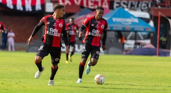 Lucas Ríos y José Estupiñán, jugadores del Cúcuta Deportivo. 
