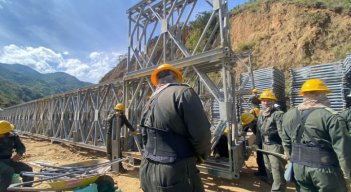A un paso de culminar la instalación del puente de El Tarrita/Foto cortesía