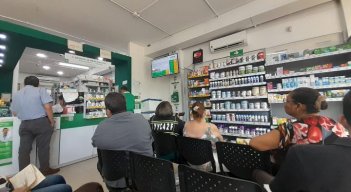 Usuarios de Sanitas en Cúcuta denuncian que, en lo corrido de este mes, ya han tenido que reclamar fórmulas médicas incompletas, pues al llegar a la droguería les informan que no están todos los medicamentos. /Foto: Archivo / La Opinión 
