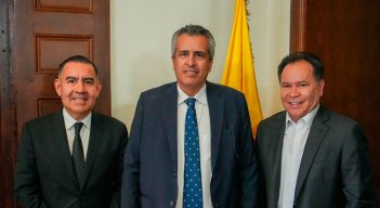 Acompañado por el representante Wilmer Carrillo, William Villamizar se reunió con el ministro del Interior./ Foto cortesía