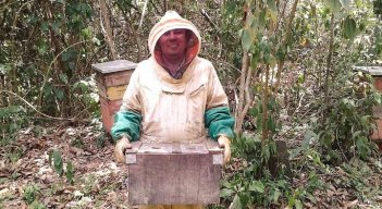 Ilder Sanguino Salazar, el joven que superó la tragedia y ayudó a darle vida a su familia.