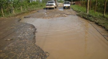 Carretera Astilleros-Tibú presenta fallas en su carpeta asfáltica a lo largo de su recorrido/Foto La Opinión