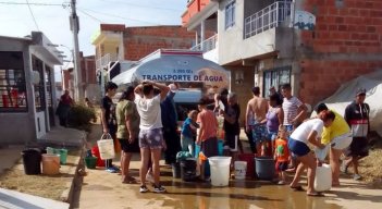 La comunidad estuvo desde diciembre sin agua.