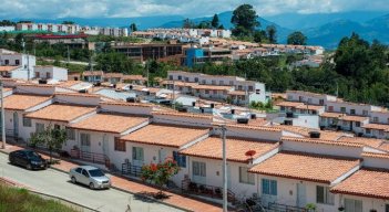 De acuerdo con la veeduría del proyecto, hasta la fecha han sido entregadas 61 viviendas de las 128 que estaban pendientes. 