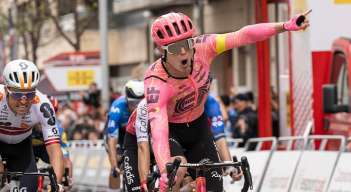 El neerlandés Marijn Van den Berg (EF-Easypost) ganó la cuarta etapa.