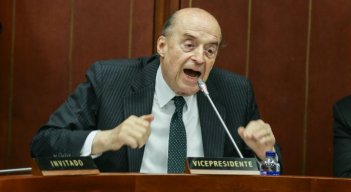 Canciller de Colombia, Álvaro Leyva