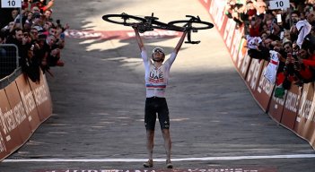 Tadej Pogacar, campeón de la Strade Bianche 2024.