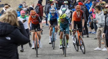 El pedalista colombiano Daniel Martínez hace un gran Giro de Italia.
