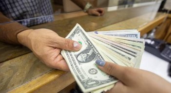 dolares
