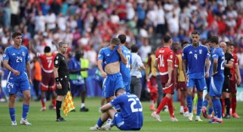 La campeona europea, Italia llora su eliminación de la Euro 2024.