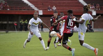 El Cúcuta Deportivo visita al Deportes Quindío se miden esta tarde en el Centenario.