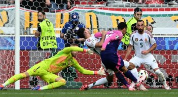 Jamal Musiala (#10) abrió el camino del triunfo para Alemania, frente a Hungría.