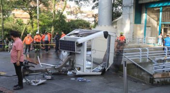 Cabina del metrocable se cayó en la plazoleta de la estación Popular; un muerto y 9 heridos