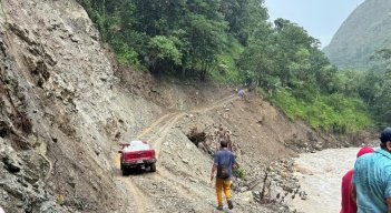Con maquinaria amarilla han estado interviniendo el río Arboledas para nuevamente encauzarlo y ejecutar obras de mitigación, para evitar una nueva emergencia./ Fotos: Cortesía / La Opinión 