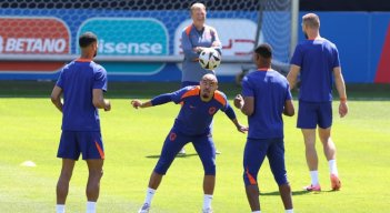 El seleccionado de Países Bajos se juega la posibilidad llegar a la final de la Eurocopa