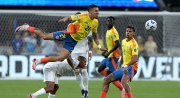 El partido entre Colombia y Uruguay fue intenso y de mucha fuerza.