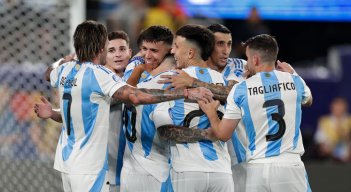Liderados por Leonel Messi el equipo anotó su segundo gol