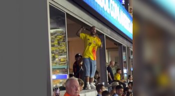 Maluma se enfrentó a gritos contra hinchas argentinos en la final de la Copa América