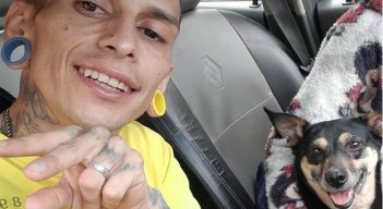 Javier Acosta y su perrita 