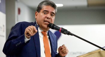 El ente de control advierte sobre incrementos significativos en tarifas y deficiencias en la gestión de subsidios, impactando a los más vulnerables.