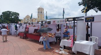 El Servicio Nacional de Aprendizaje, SENA, apoya a las víctimas de la violencia a través de los emprendimientos../ Foto: Javier Sarabia/La Opinión