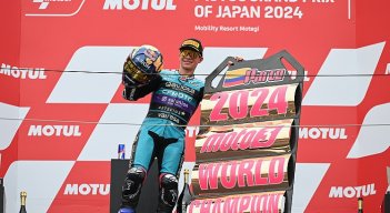 ………… El colombo español David Alonso hizo historia en el Moto3 en la presente temporada.
