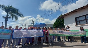 En pie de lucha se encuentran las madres comunitarias de Ocaña para exigir mejores condiciones laborales.