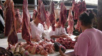 El precio del kilo de res para el productor, que en el último año se ha mantenido en el mismo nivel, no le favorece./ Foto Achivo