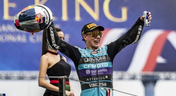 Primer piloto colombiano, campeón el MotoGP3. 