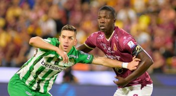 Los Verdolagas y Vinotinto y Oro, saborean el título.