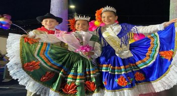 Con un alto nivel en la interpretación de las danzas folclóricas se realiza el Reinado Niña ocañerita.