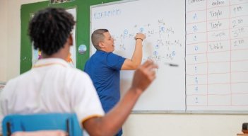 Para el primer semestre del 2025 habrá cupo para un total de 600 practicantes de programas de licenciaturas, formación complementaria, psicología y trabajo social. /Fotos Cortesía para La Opinión 