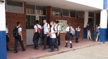 De acuerdo con la Directiva N° 07 de 2010 del Ministerio de Educación Nacional, en los colegios públicos solo se puede exigir un uniforme para el uso diario y otro para actividades de educación física./ Foto: Archivo / La Opinión 