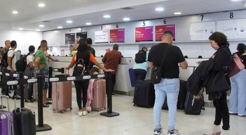 Ayer, durante el día, hubo normalidad en las operaciones del aeropuerto./ Foto: Stefany Peñaloza-La Opinión 
