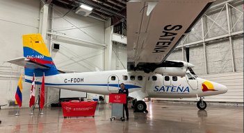 El primer avión Twin Otter, de los ocho que comprará Satena./ Foto Cortesía