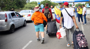 La recomendación para activistas y opositores es no permanecer en la frontera al cruzar a Colombia. 