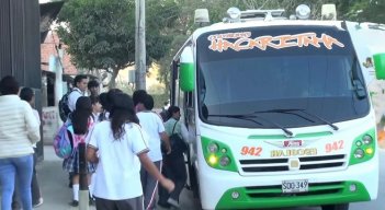 La administración local suscribe convenio para ofrecer el transporte escolar a los niños de Ocaña.