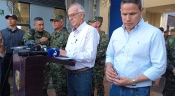 Ministro de Defensa, Iván Velásquez, y el alcalde de Cúcuta, Jorge Acevedo/Foto Orlando Carvajal/La Opinión
