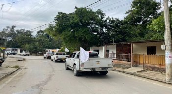 Una caravana humanitaria llega al corazón del Catatumbo donde exigen el cese al fuego para el retorno de los desplazados. Fotos Carlos Ramírez/La Opinión